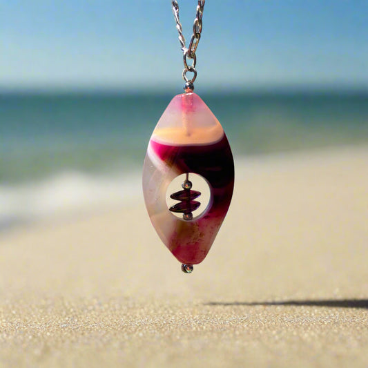 01-DA-GC-1 Garnet Centered Agate Pendant with Chain