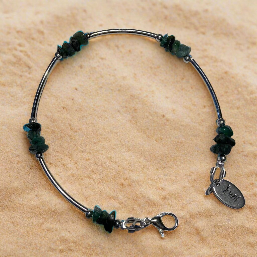 05-B4-02 Emerald Tube Bracelet May Birthstone